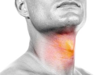 Gırtlak kanseri nedeniyle ameliyat olan bir hastanın boğazında kalıcı delik olur mu?